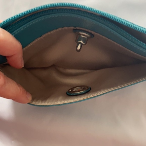 COACH Leather Turn Lock Medium Wristlet F 49472 turquoise - Picture 8 of 13